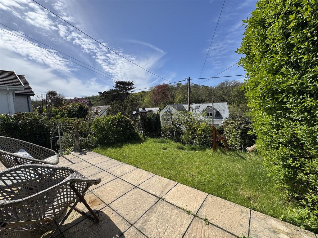 Property photo 3 of 14 Front Garden