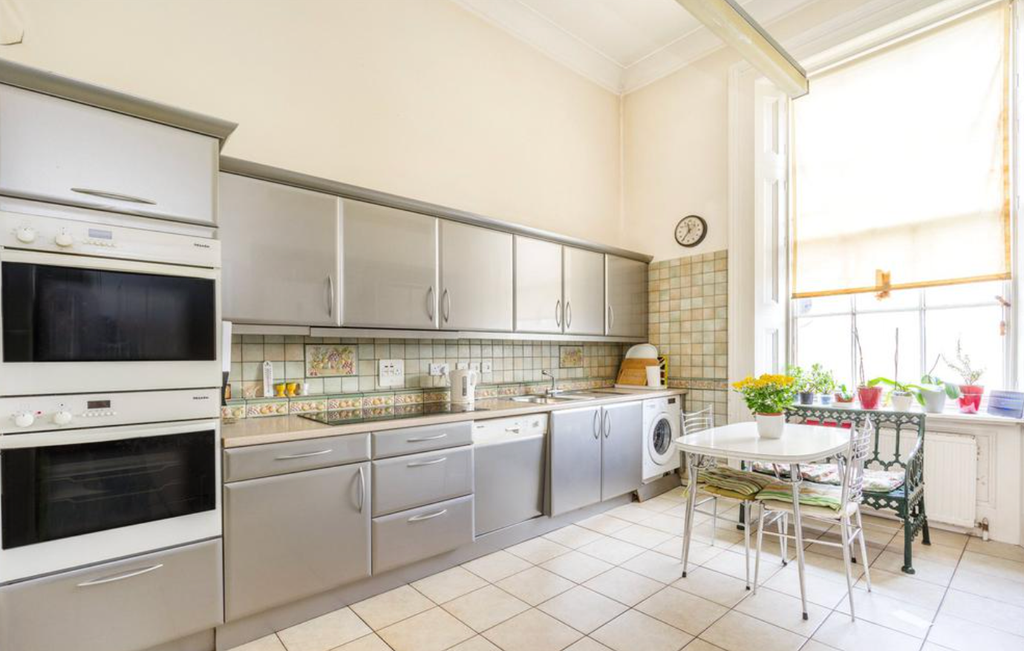 Property photo 3 of 5