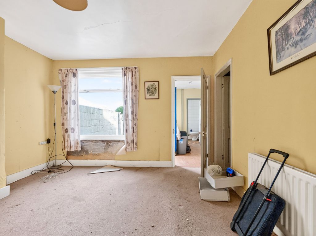 Property photo 3 of 21
