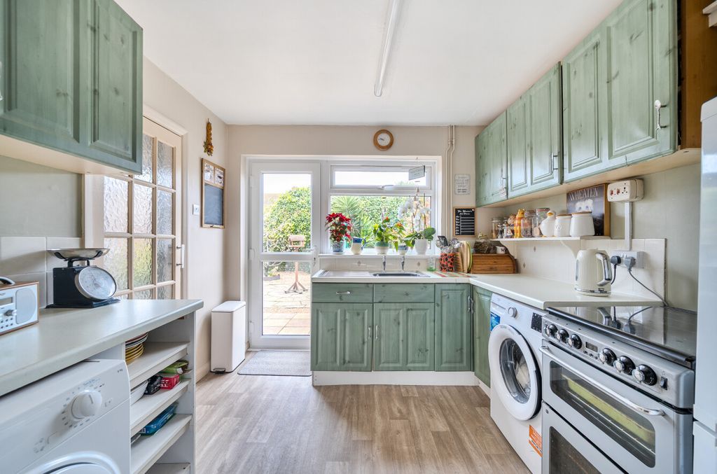 Property photo 3 of 17 1437650-21-69Cb93...