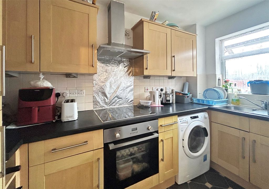 Property photo 3 of 8 Picture No. 09