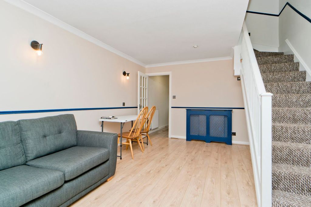 Property photo 3 of 12