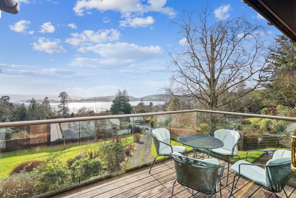 Property photo 3 of 51