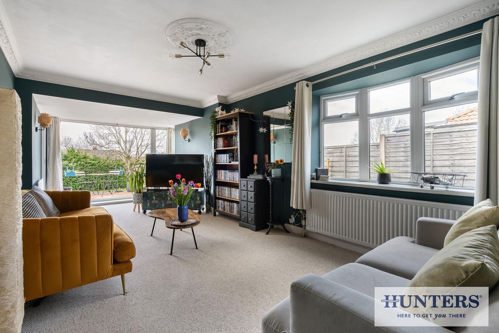 Property photo 2 of 26 Living Room