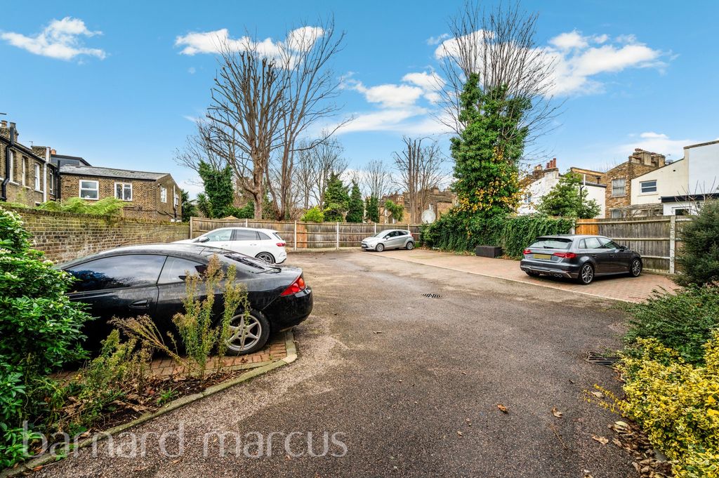 Property photo 3 of 9