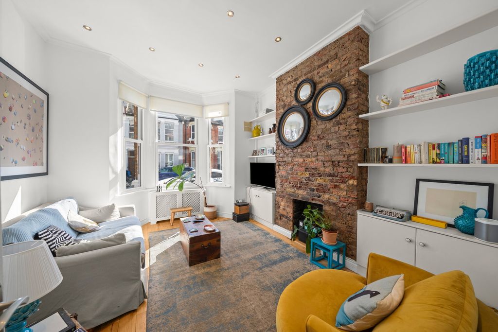 Property photo 1 of 11