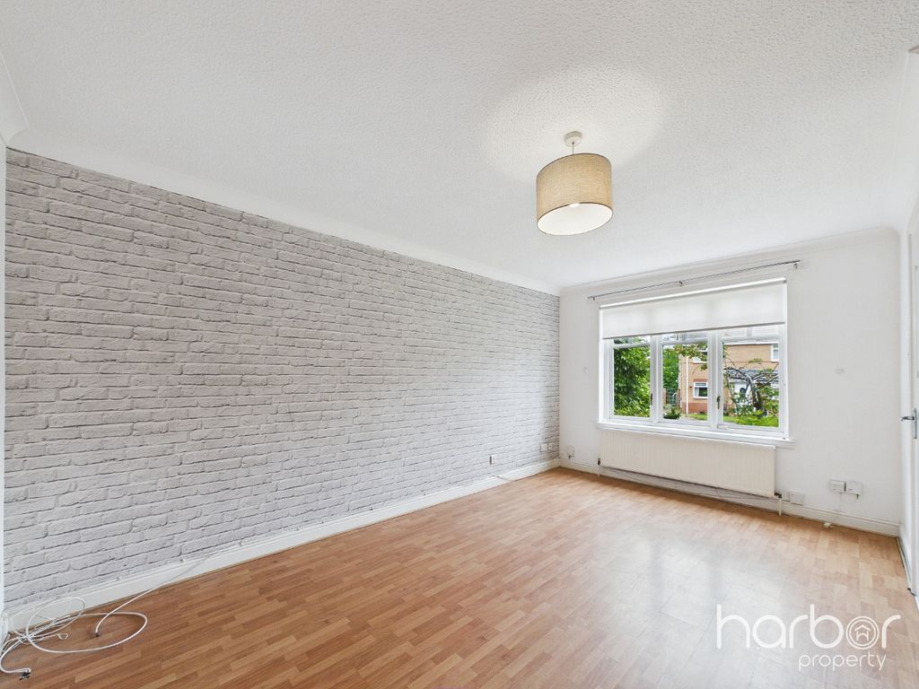 Property photo 2 of 21 5202214