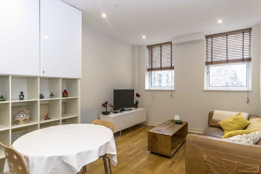 Property photo 2 of 5