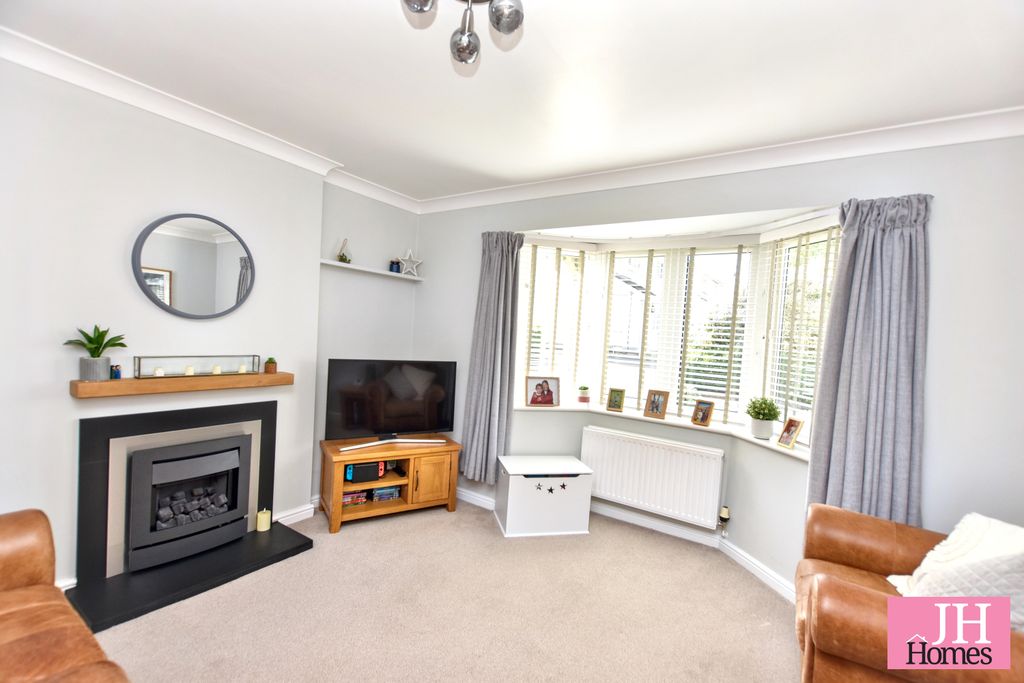 Property photo 2 of 22