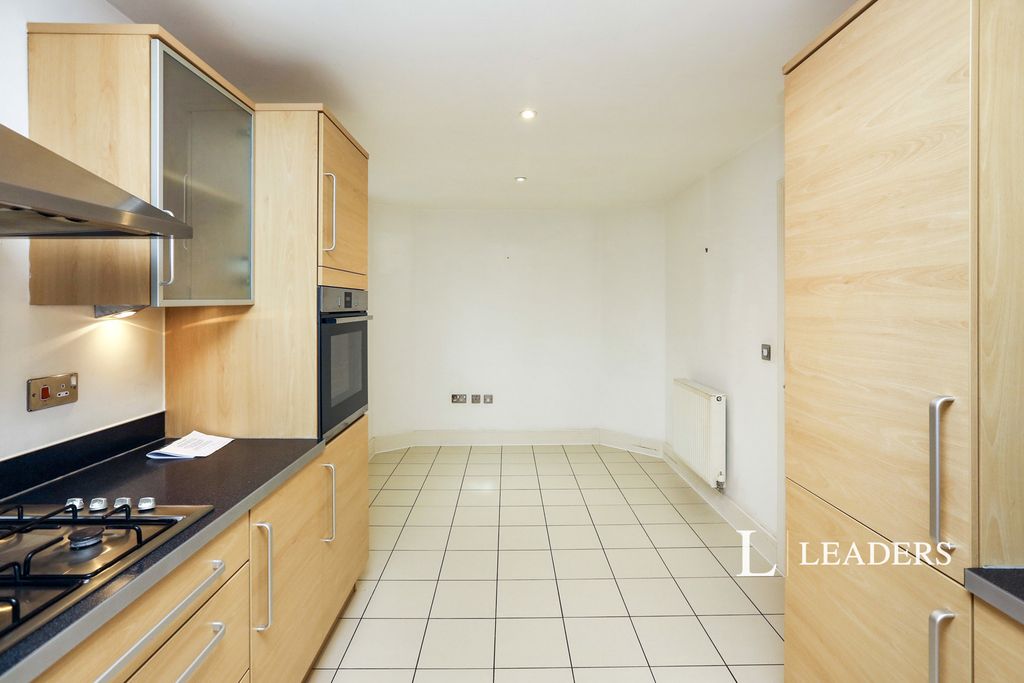 Property photo 3 of 16 Pbox-Img.Jpg