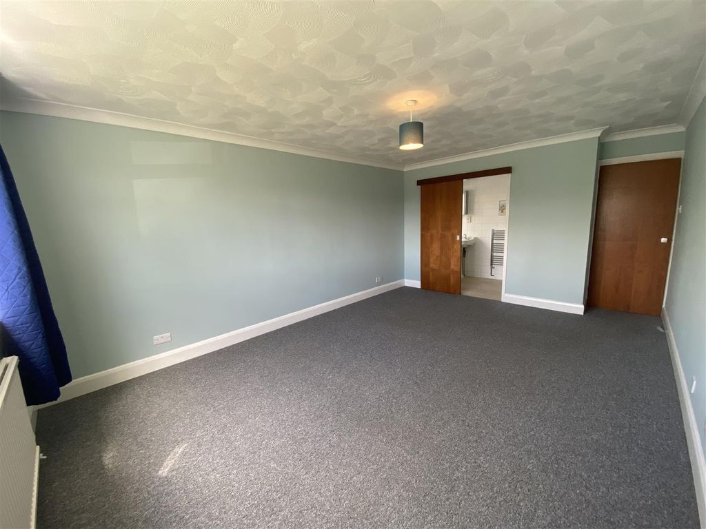 Property photo 3 of 13 3.Jpeg