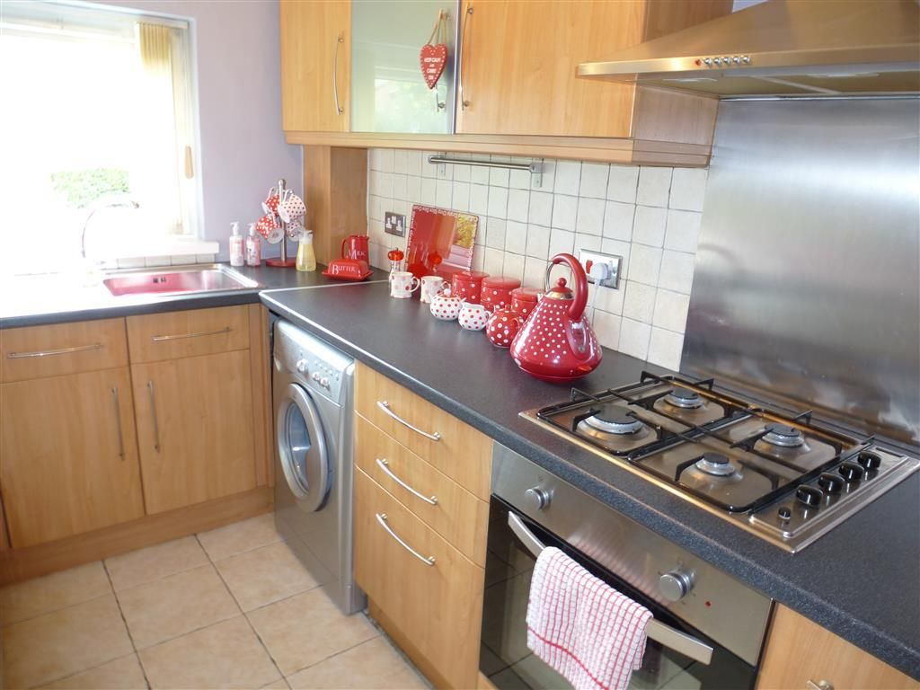 Property photo 2 of 7 Kitchen