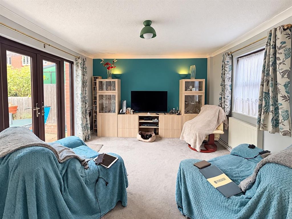 Property photo 3 of 16
