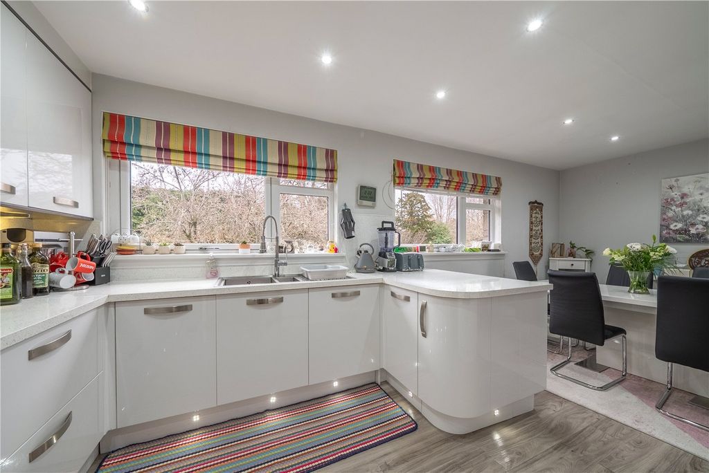 Property photo 3 of 33 North Deeside Road