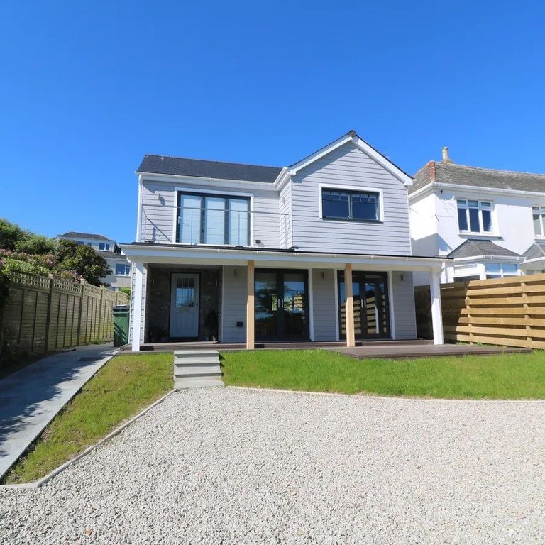 Property photo 1 of 12 3 Bedroom Detached House For Sale