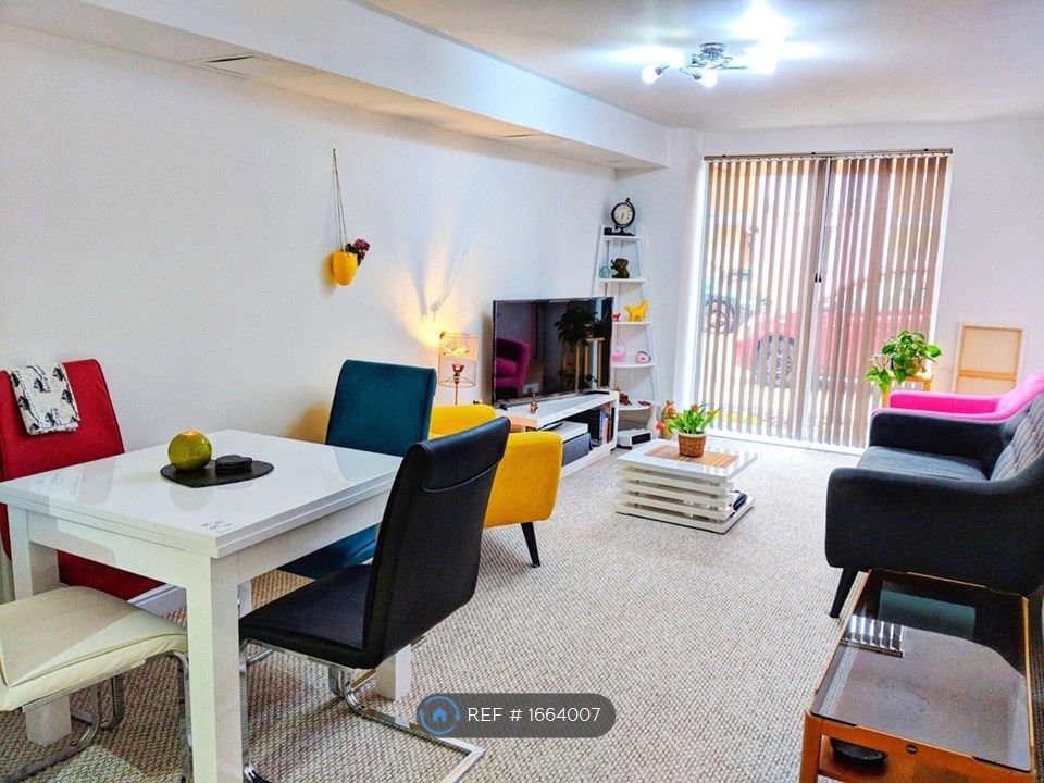 Property photo 1 of 6 Lounge