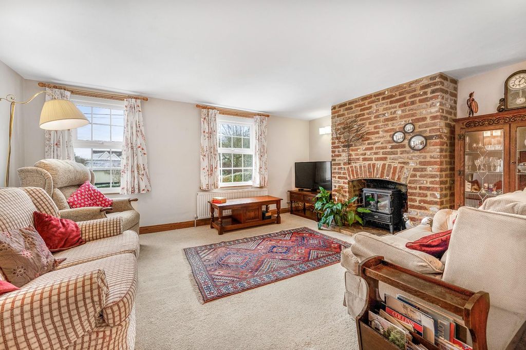 Property photo 2 of 20 Sitting Room