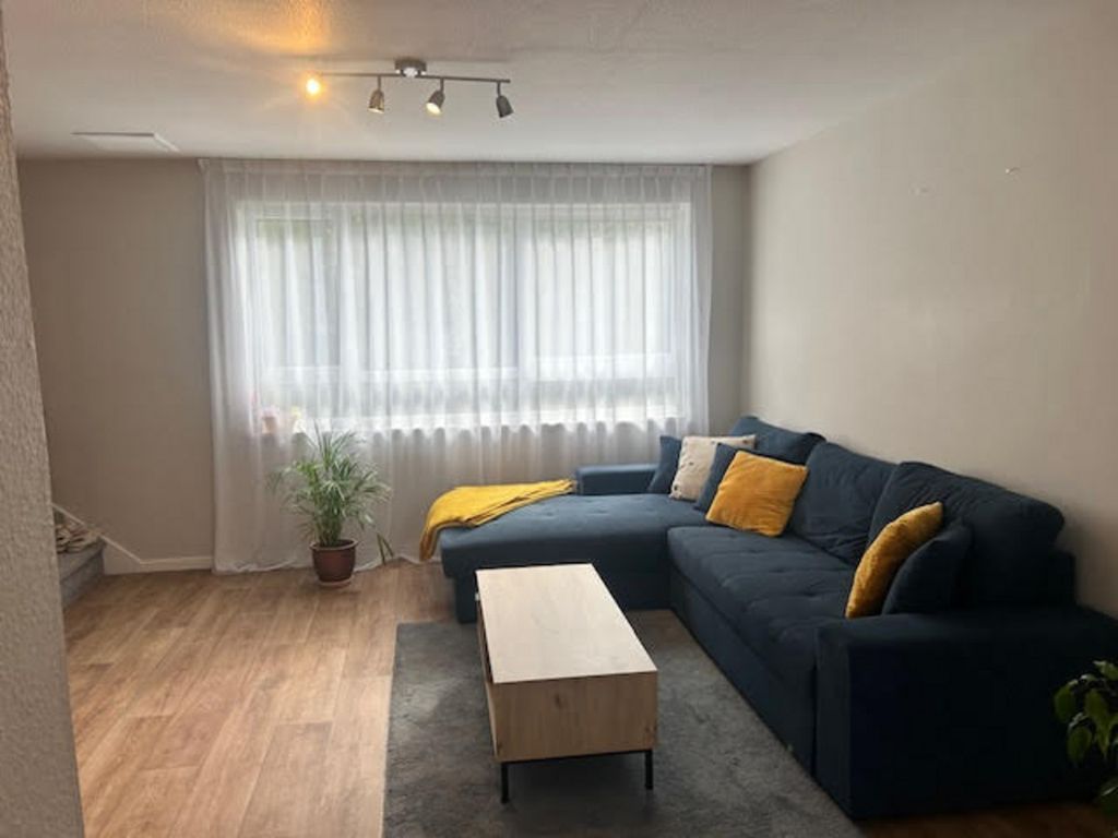 Property photo 3 of 12