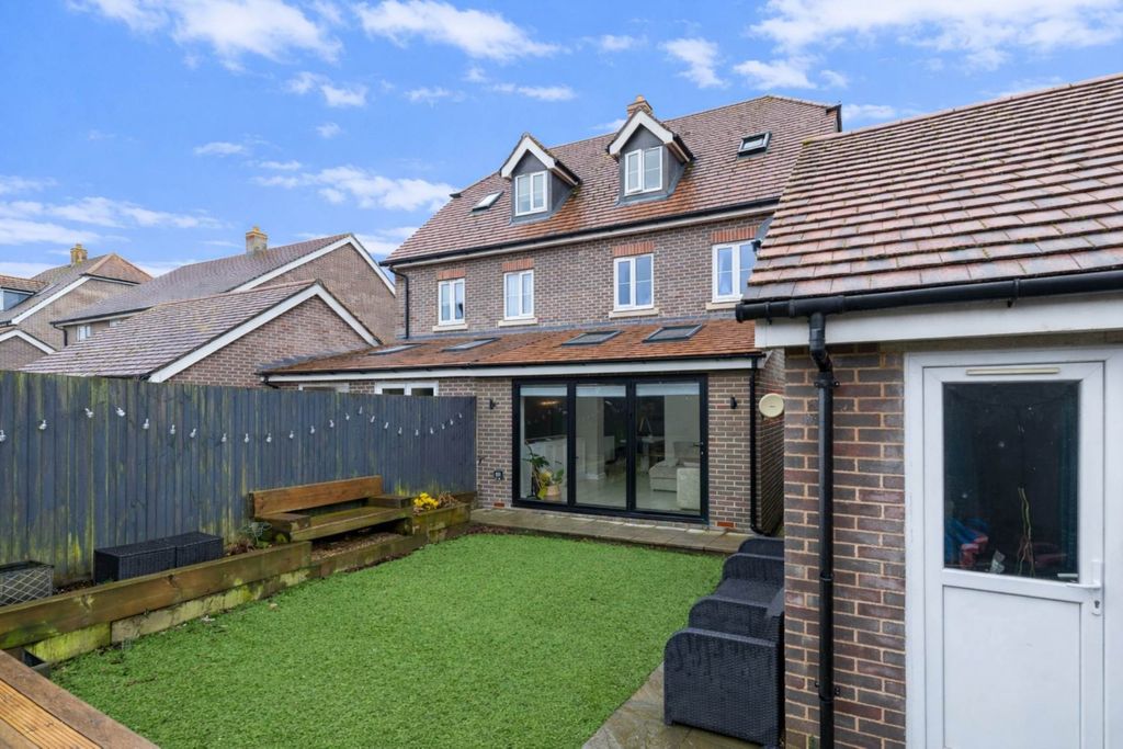 Property photo 2 of 22