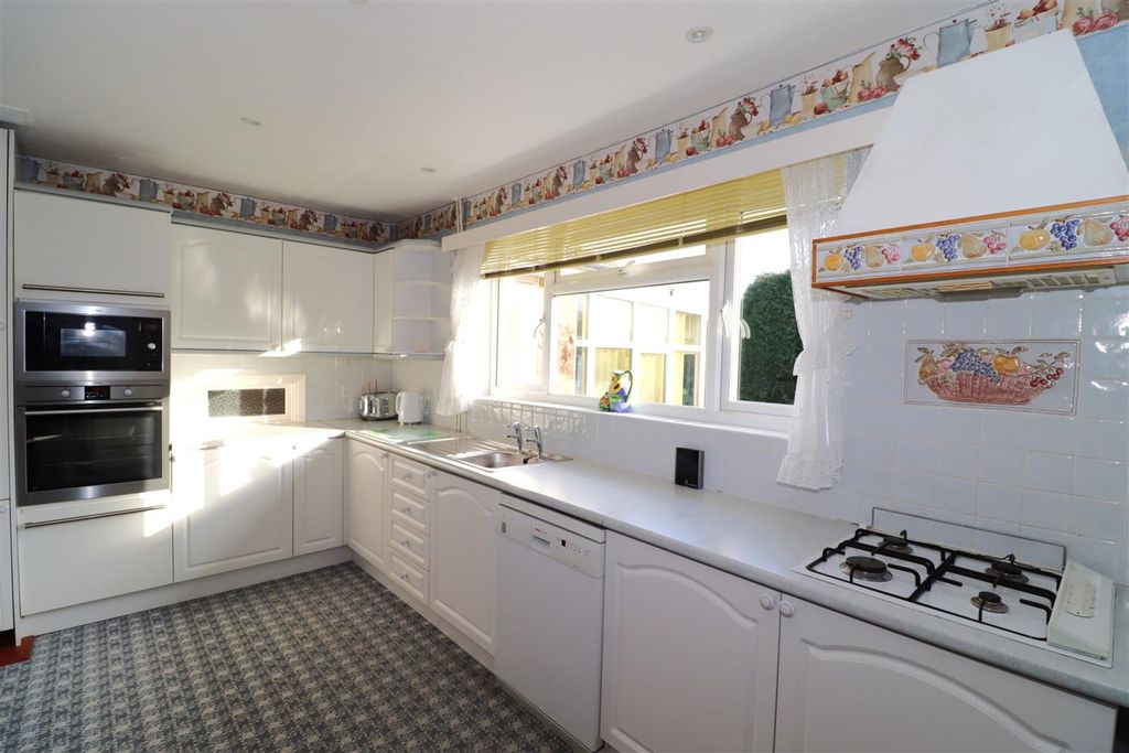 Property photo 2 of 22