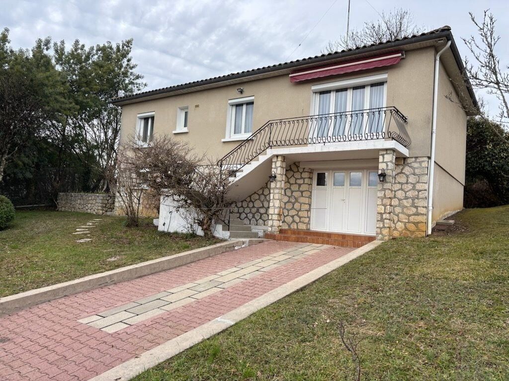 Property photo 1 of 8 House For Sale In Saint-André-De-Cubzac