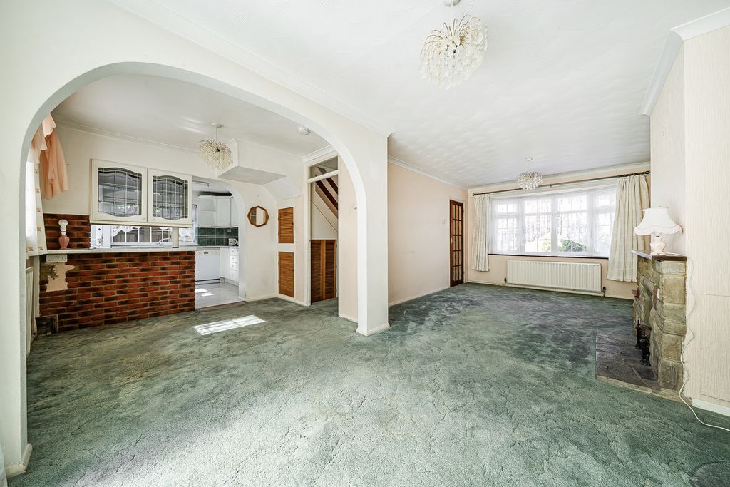 Property photo 2 of 18
