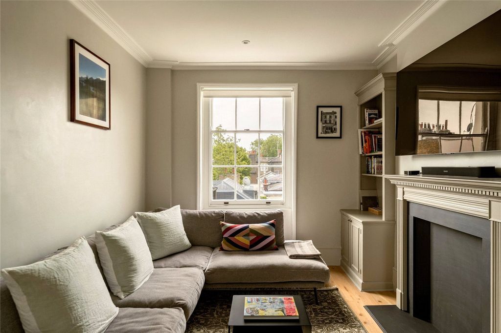 Property photo 3 of 10 Reception