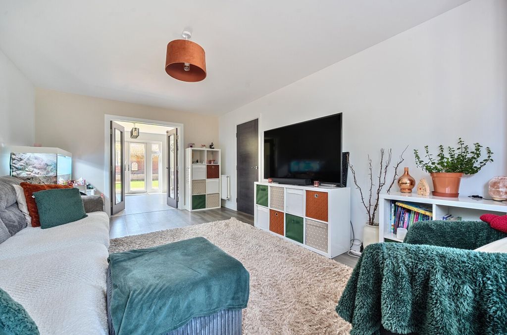 Property photo 2 of 21 1293551-19-682737...