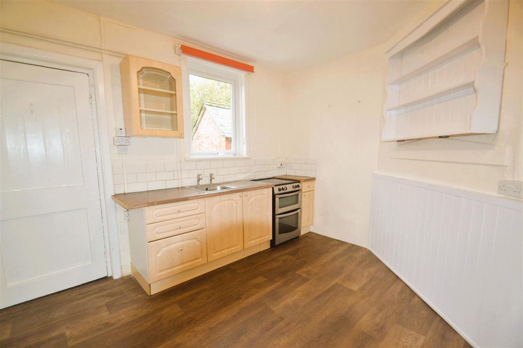 Property photo 3 of 20 Kitchen (3).Jpg