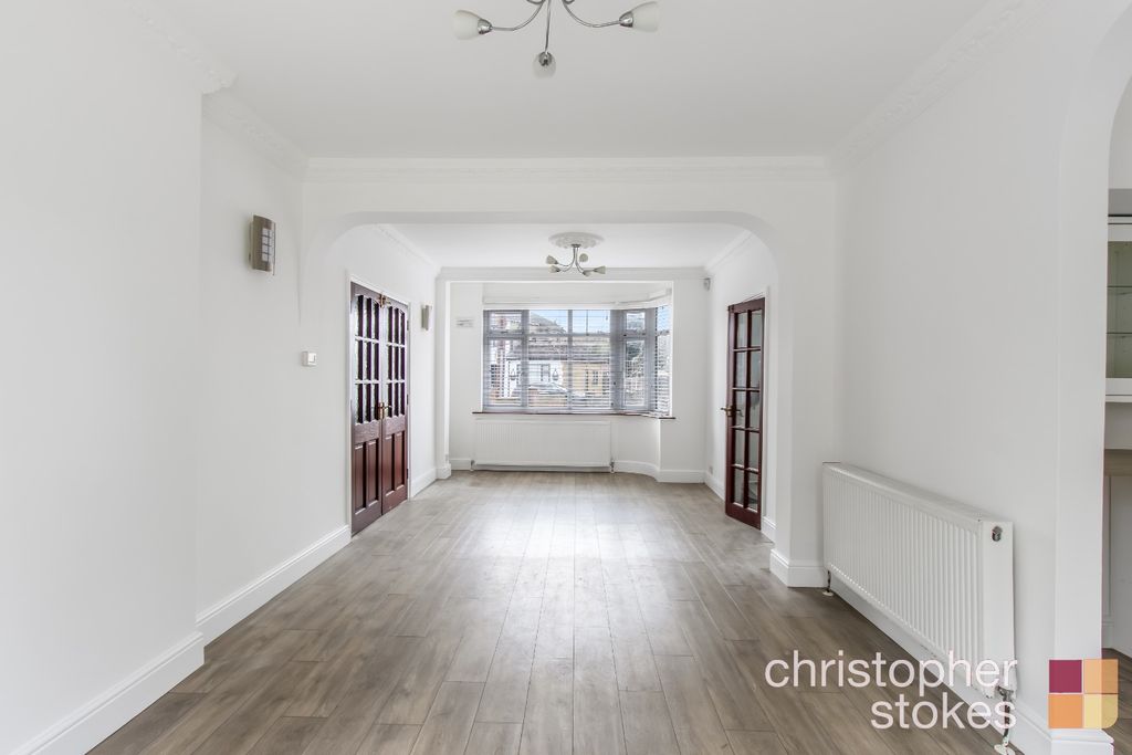 Property photo 2 of 25 4908673