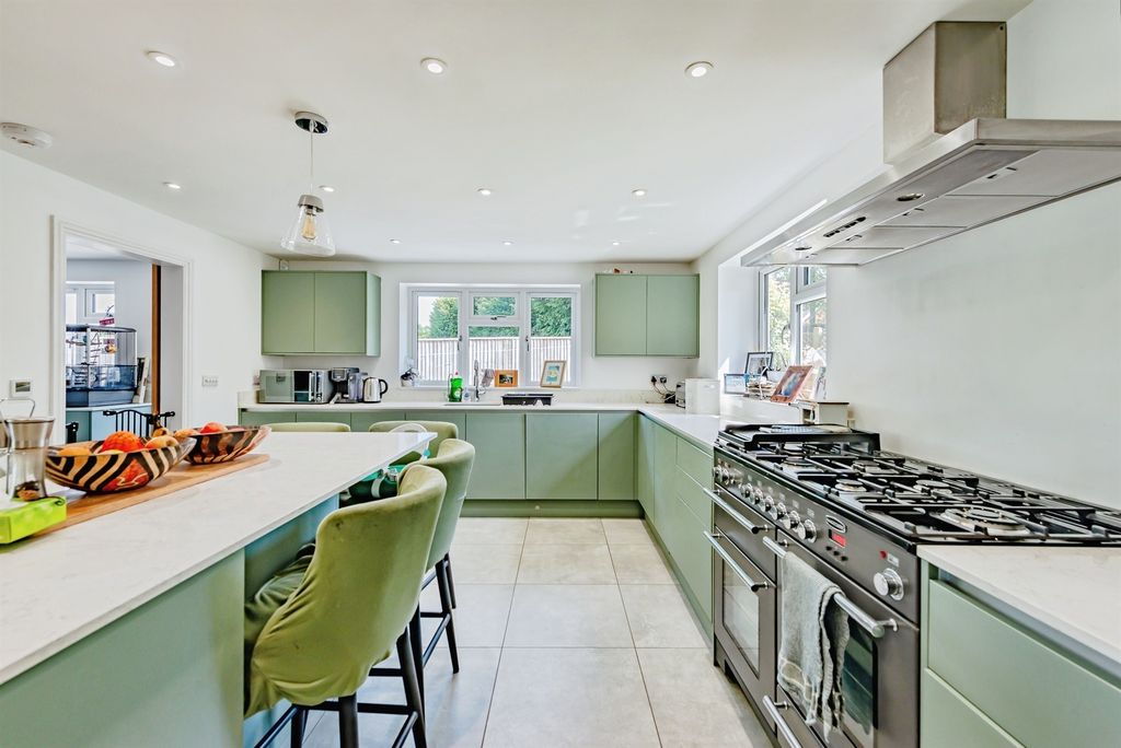 Property photo 3 of 22