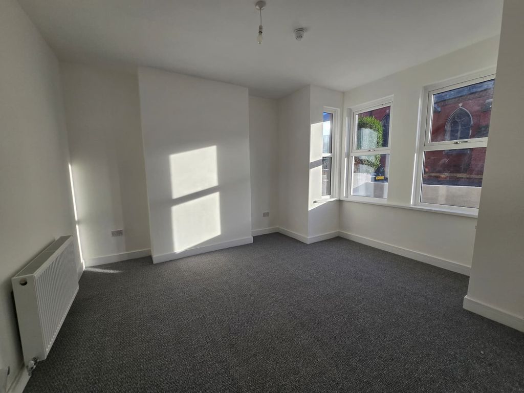 Property photo 2 of 12 Bedroom 1 New