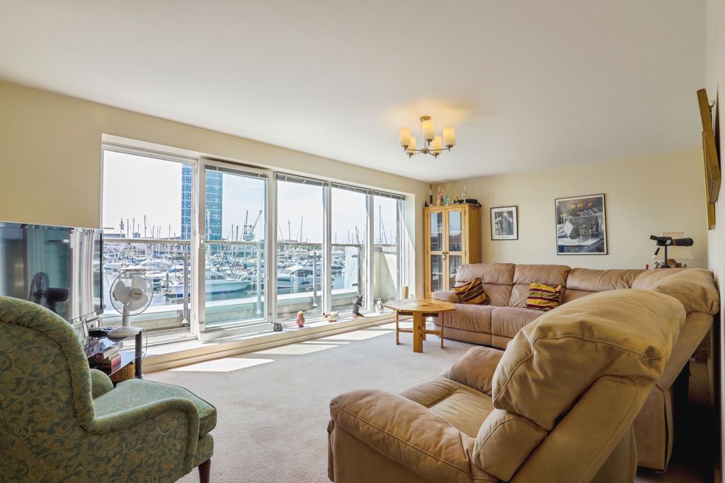 Additional image 4 of 4 bed terraced house for saleRedshank Road, St Mary Island, Chatham ME4