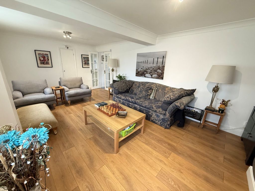 Property photo 2 of 18 4500243