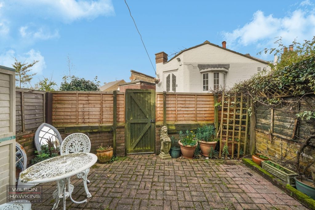 Property photo 2 of 17