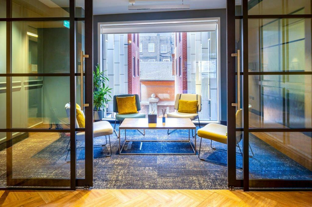 Property photo 2 of 5 Landmark_Chancerylane128Edit.Jpg