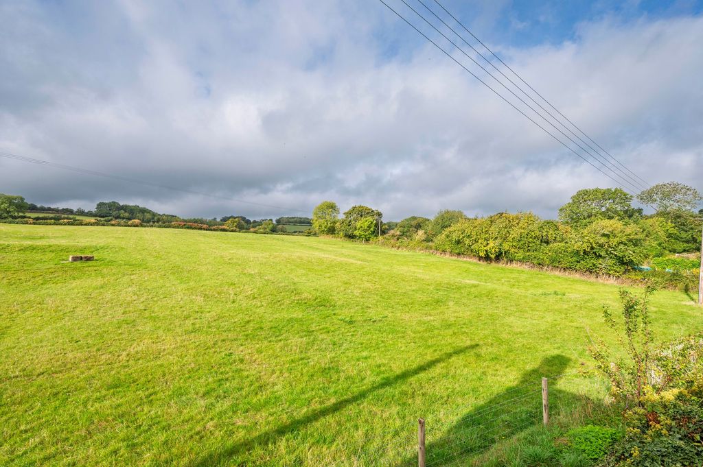 Property photo 2 of 10 Views