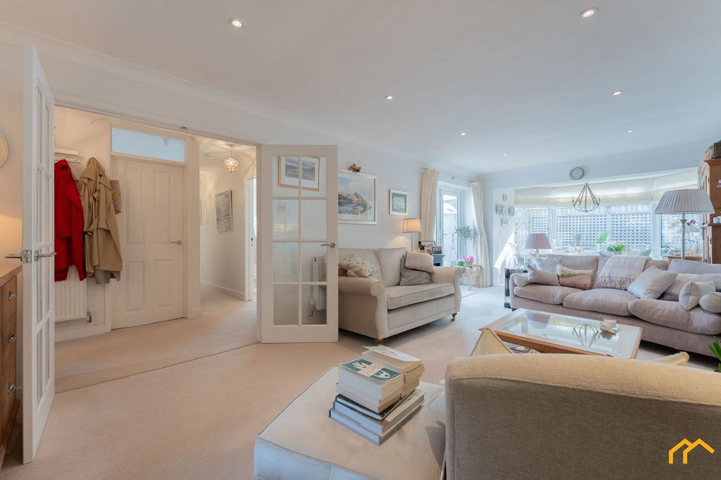 Property photo 1 of 37