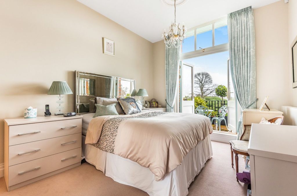 Property photo 2 of 30