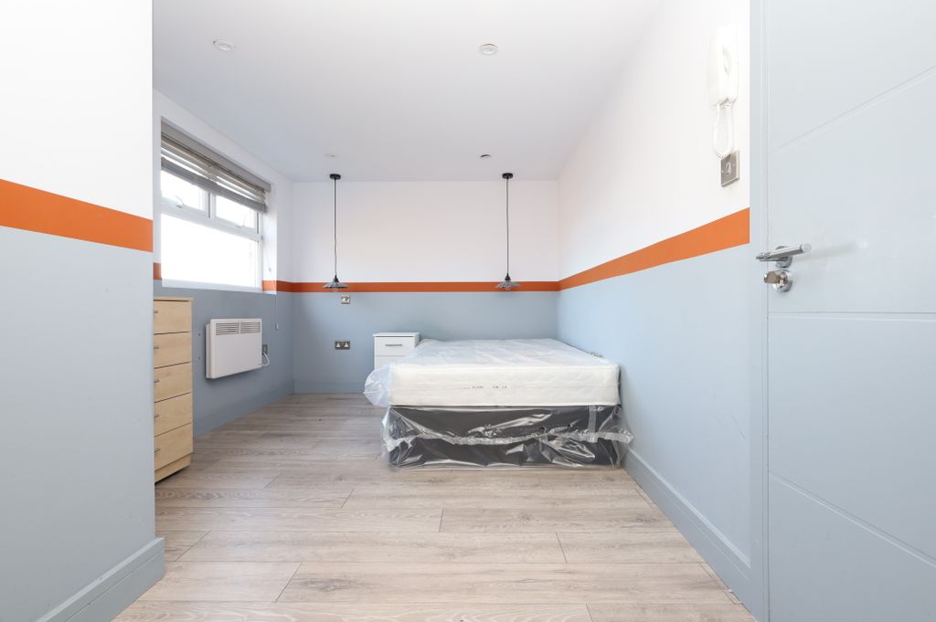 Property photo 1 of 3