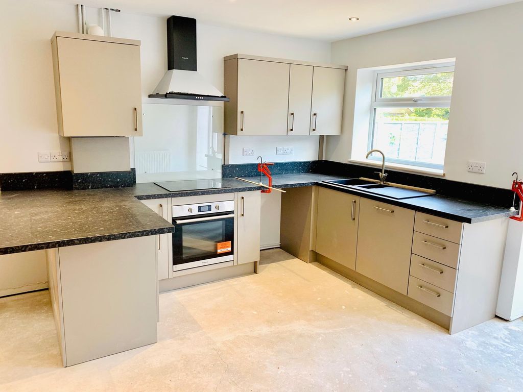 Property photo 1 of 14 Kitchen