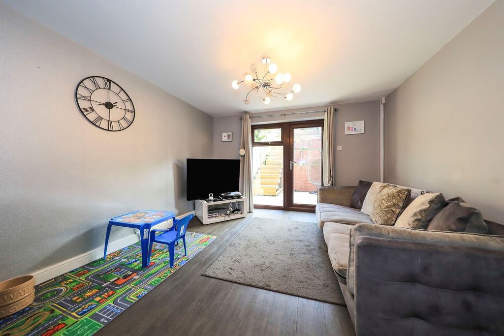 Property photo 3 of 16