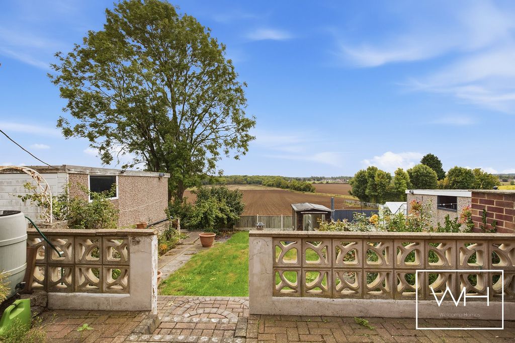 Property photo 2 of 20 19 Grange Lane 23