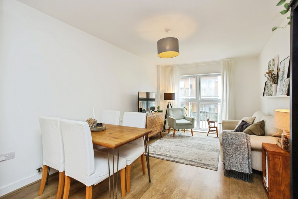 Property photo 2 of 18 Pbox-Img.Jpg