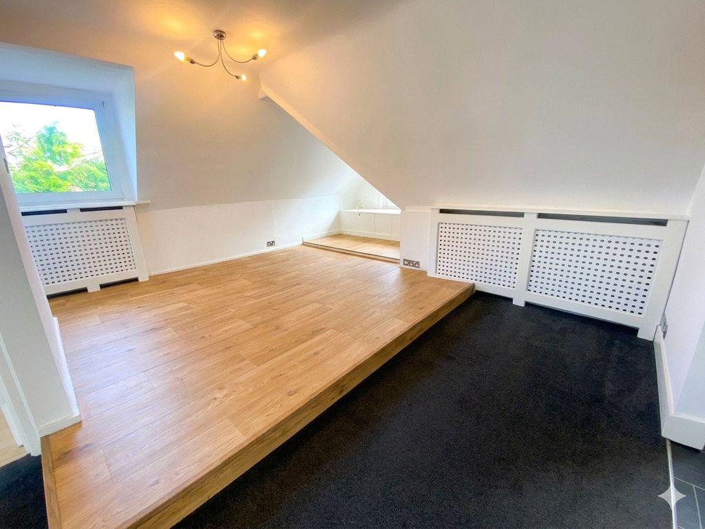 Property photo 3 of 16 Picture No. 21