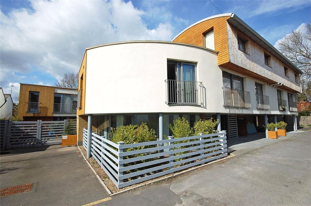 Property photo 1 of 8 Picture No. 23