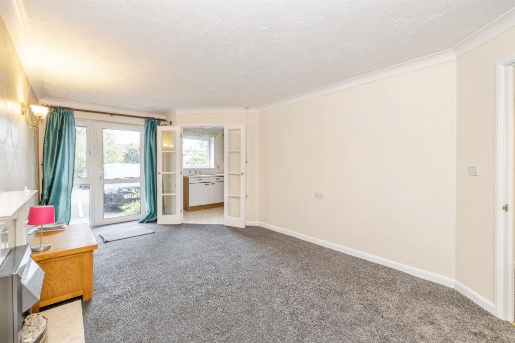Property photo 3 of 12
