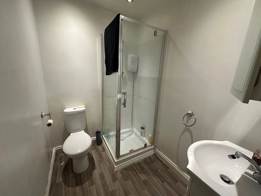 Property photo 3 of 3