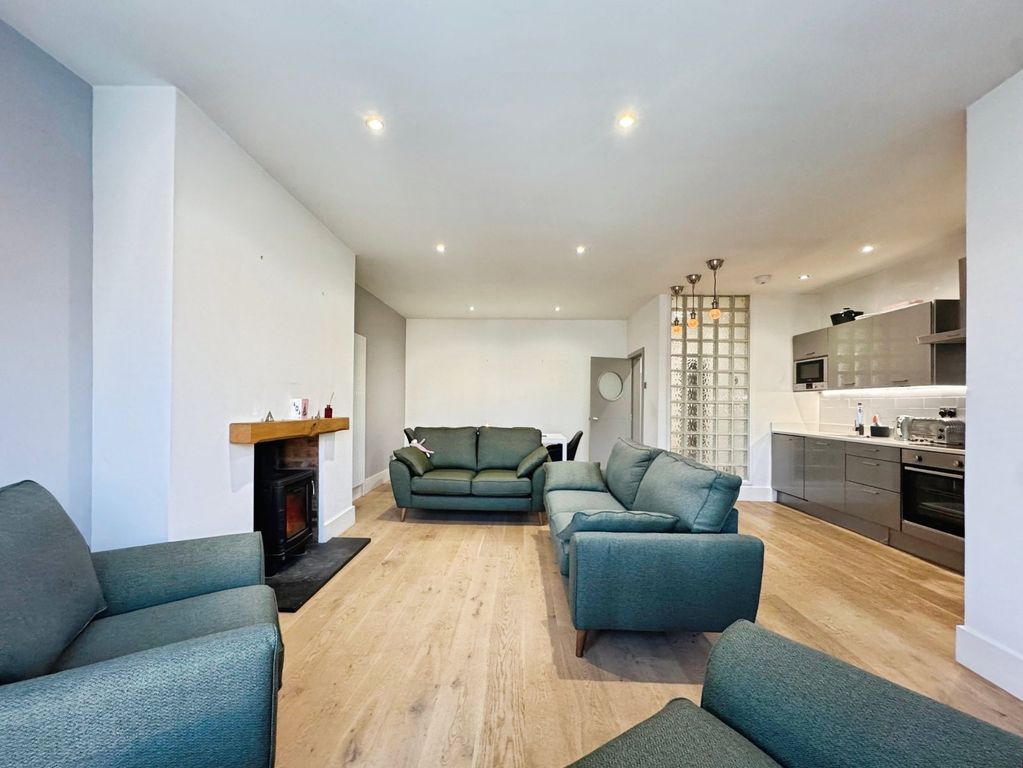 Property photo 2 of 15 Picture No. 03