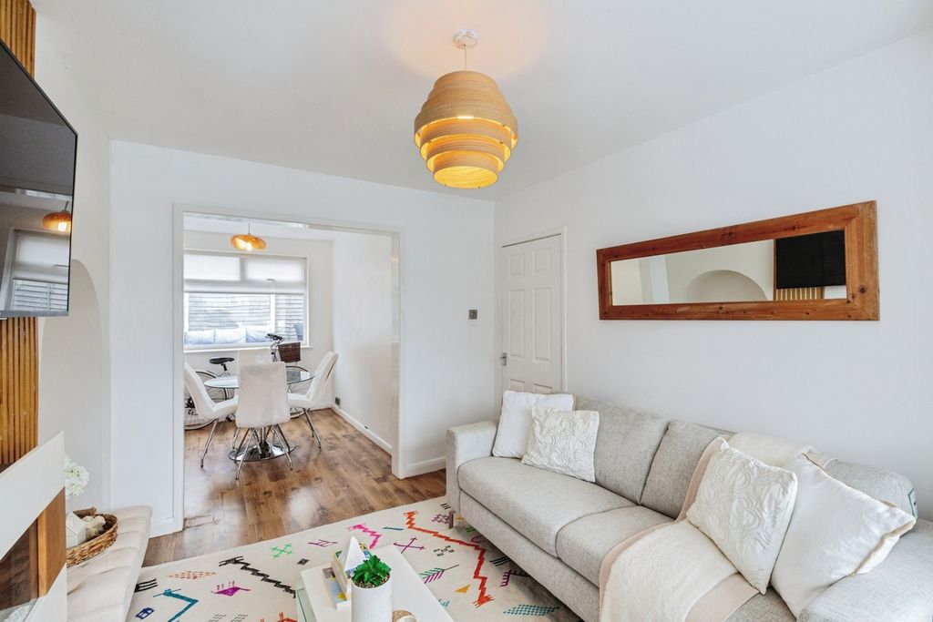 Property photo 2 of 17 Photo